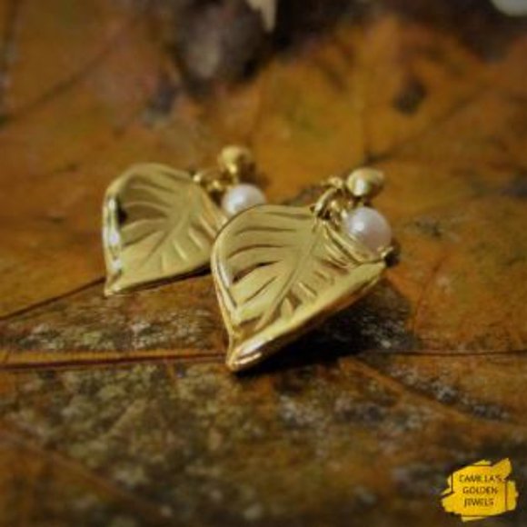 Pearl Leaf Droplet Earrings - Picture 4 of 6